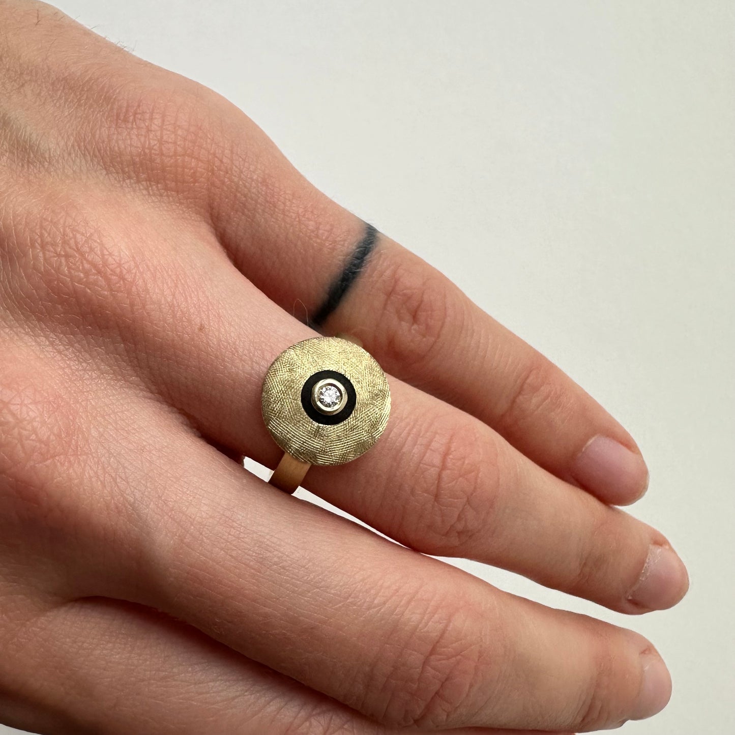 Ring with diamond "SUN"