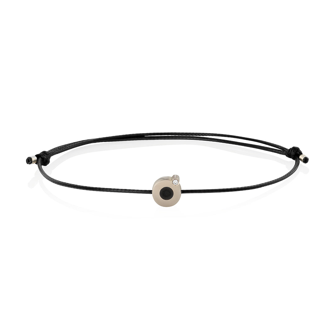 minimalistine balto aukso apyranke su juodmedziu ir deimantu. Apskritimo forma 7,2mm diametras. 585 praba